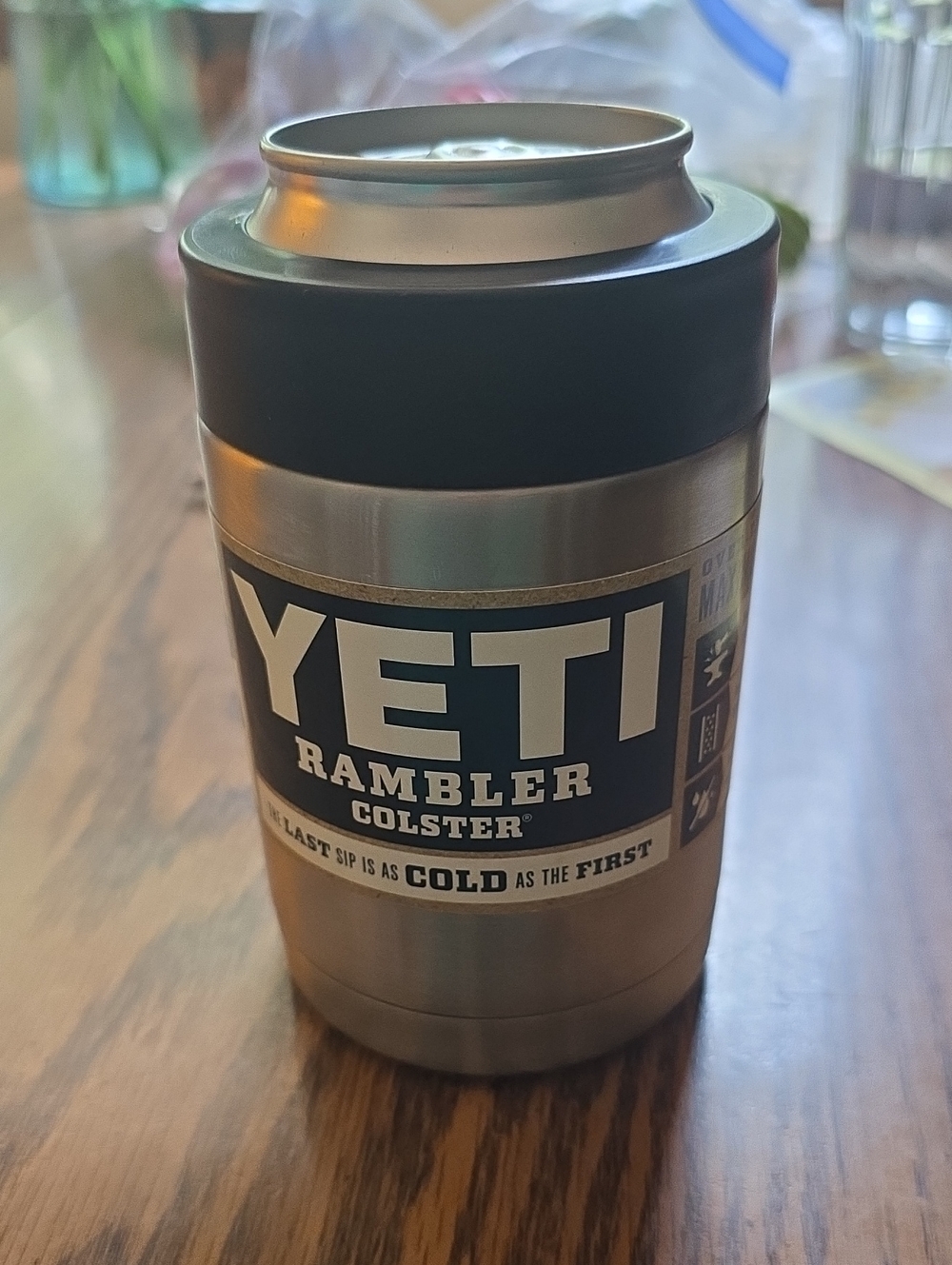NEW Yeti Rambler Colster Can Insulator - Silver with Black Top